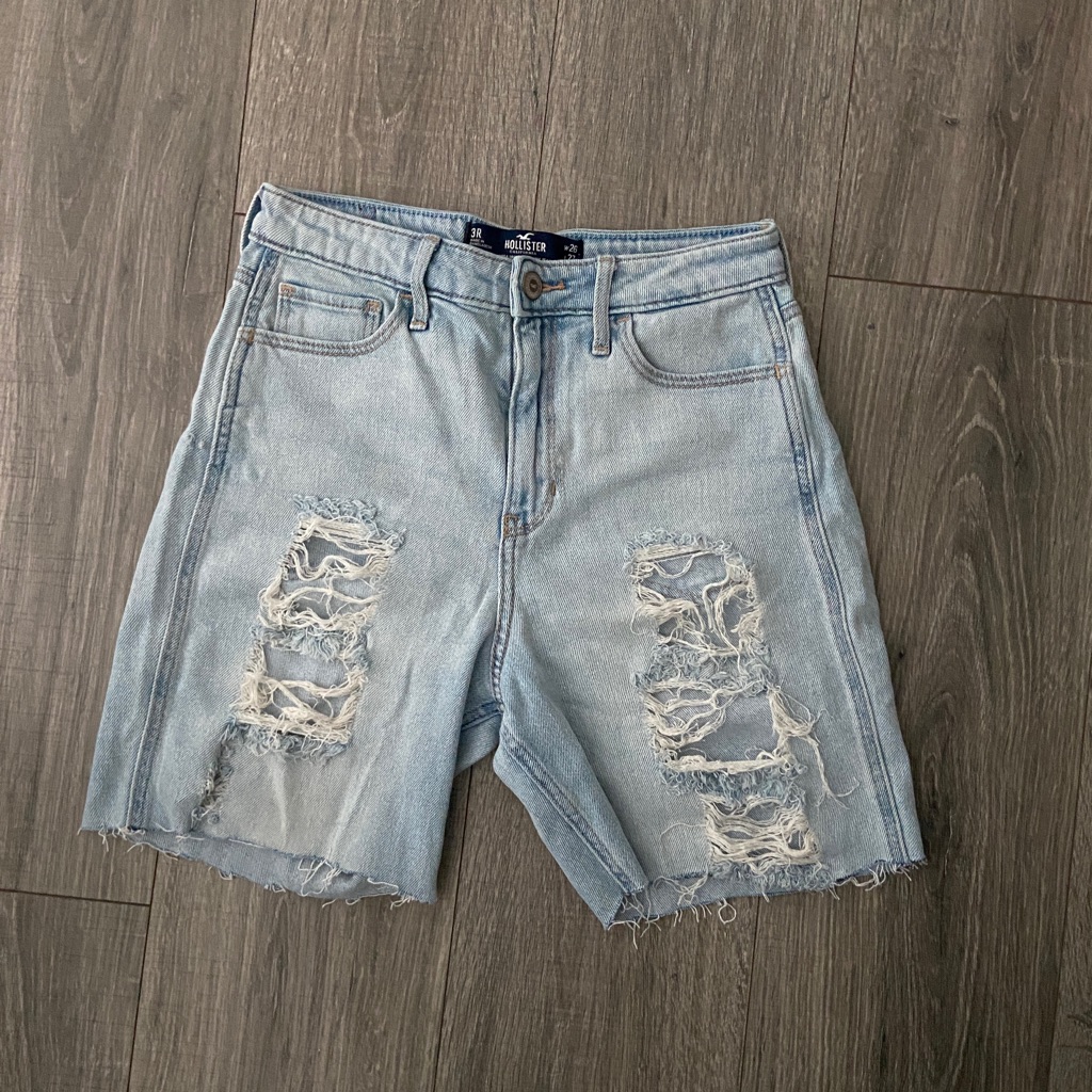 Brand: Hollister Size: 3r W26 Color: Light Blue